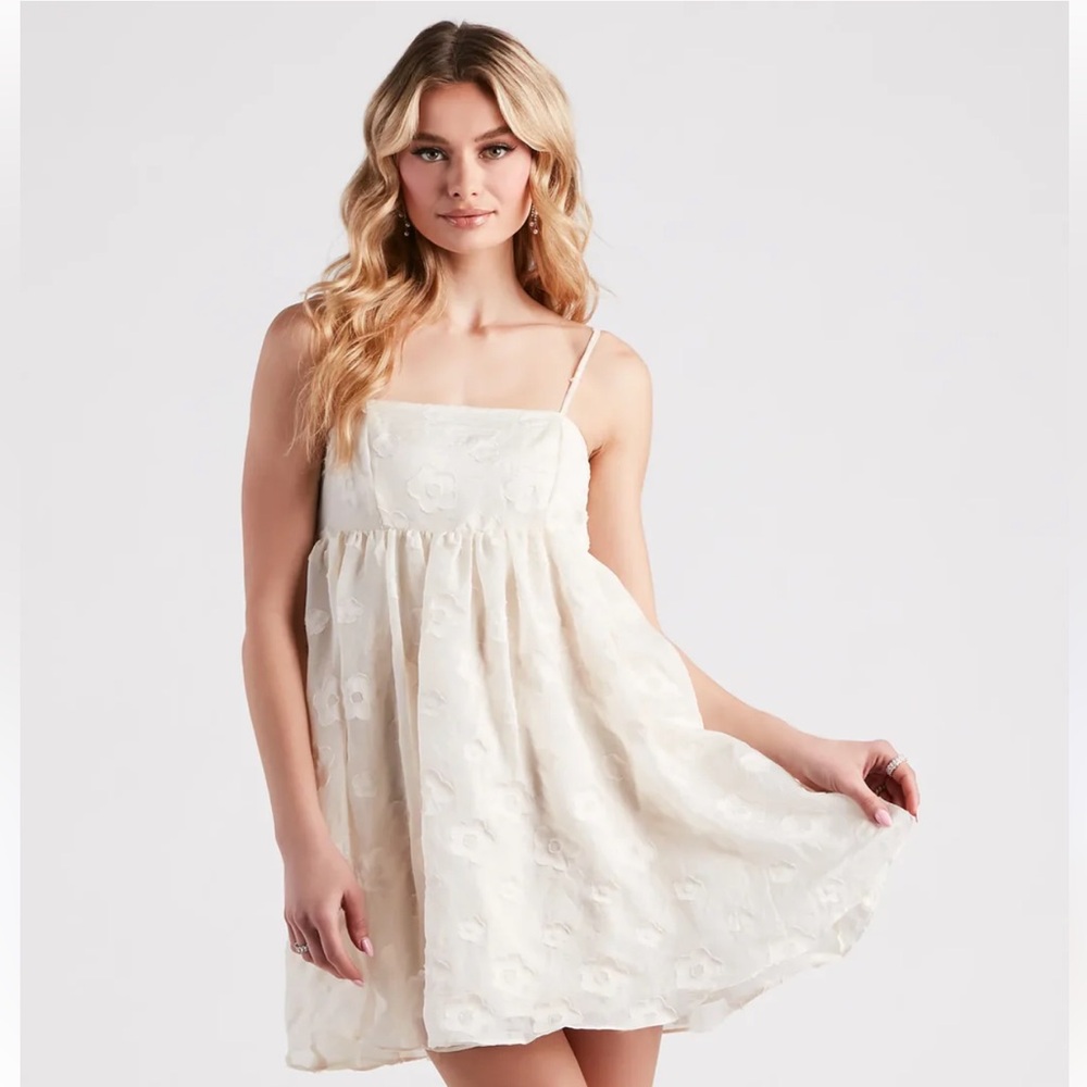 NWT Windsor Storia Cream Floral Formal Dress